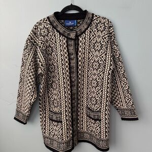 IceWear Icelandic VTG 100% Pure New Wool Button Sweater Cardigan. Small